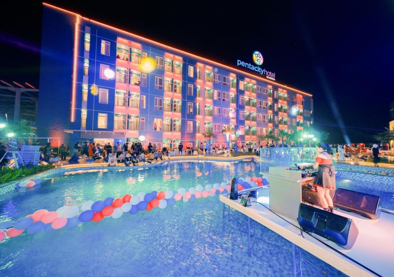 Pentacity Hotel Balikpapan Εξωτερικό φωτογραφία